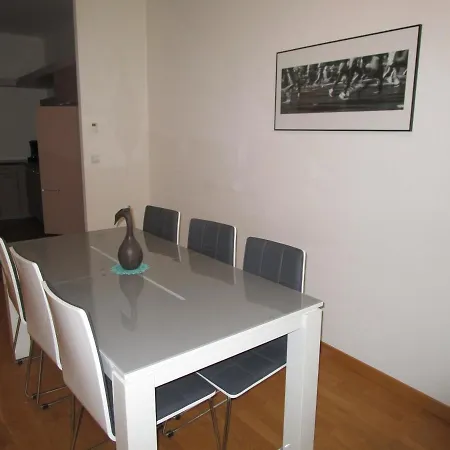 Grand T2 Proche Avec Wifi, Ascenseur Et Cuisine Equipee - Fr-1-197-135 *