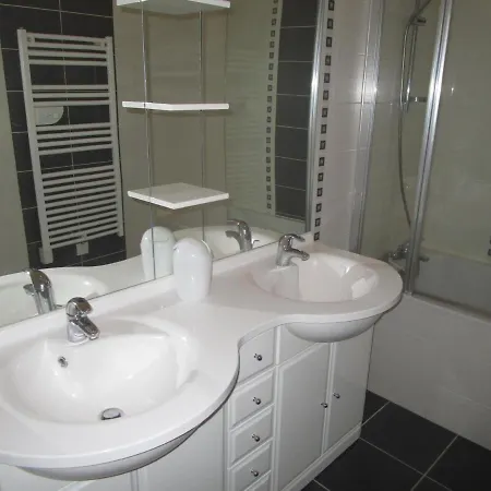 Apartamento Grand T2 Proche Avec Wifi, Ascenseur Et Cuisine équipée - Fr-1-197-135 *
