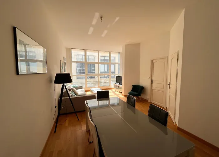 Lägenhet Grand T2 Proche Avec Wifi, Ascenseur Et Cuisine Equipee - Fr-1-197-135